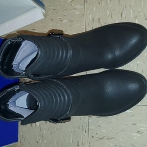Black heeled Boots size 8.5 Brand White Mountain